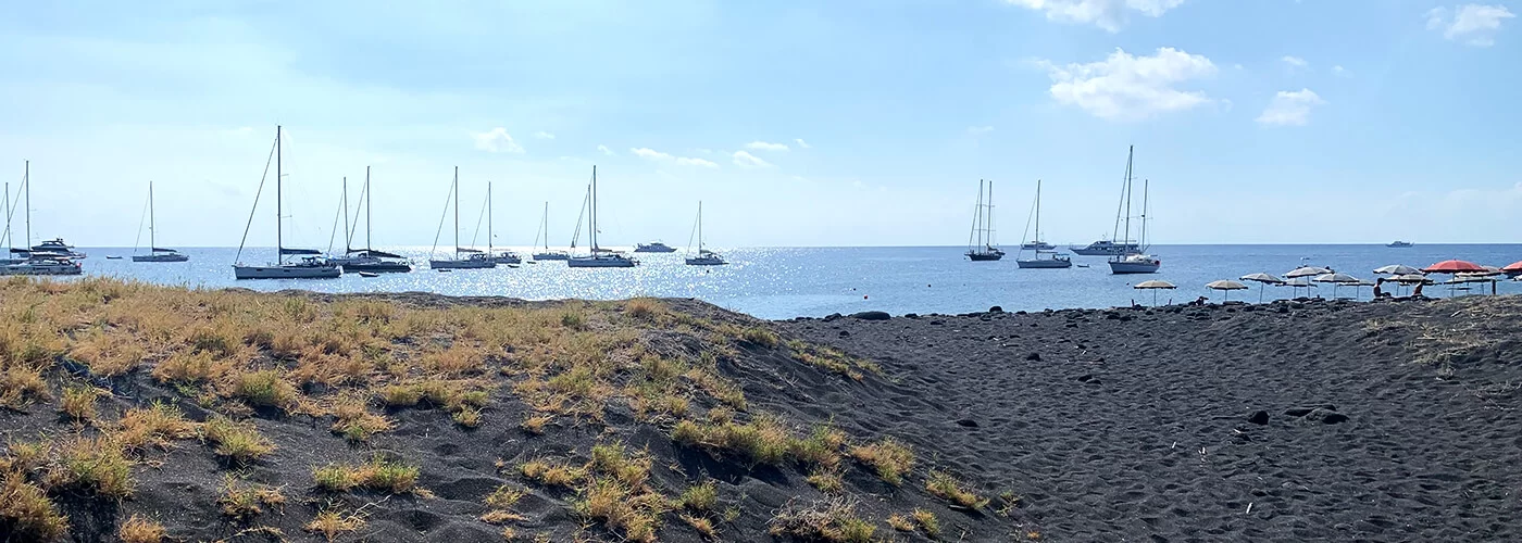 Stromboli Spiagge, Servizi, Abitato